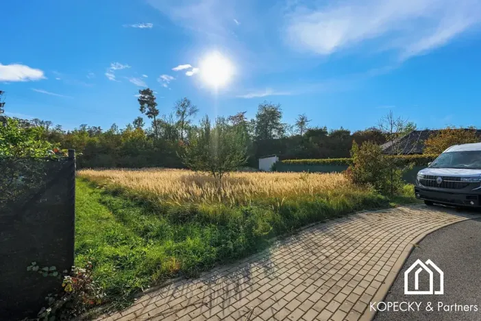 Prodej pozemku pro bydlení, Močovice, 2044 m2