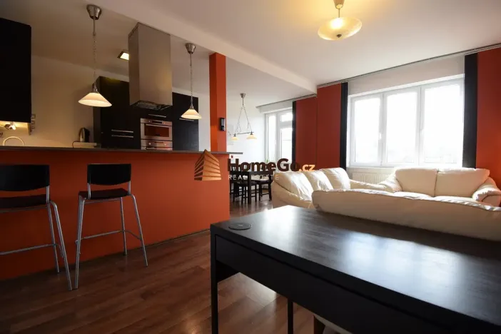 Pronájem bytu 2+kk, Praha - Vršovice, Vršovická, 77 m2