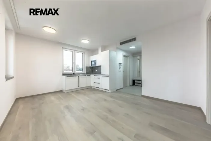 Pronájem bytu 2+kk, Kladno, Veleslavínova, 39 m2