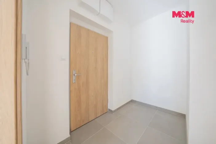 Pronájem bytu 1+kk, Cheb, K Pomezí, 41 m2