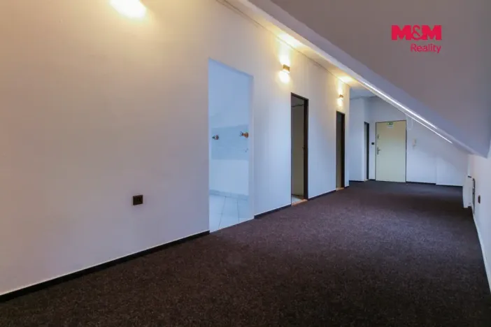 Pronájem kanceláře, Jeseník, nám. Svobody, 27 m2