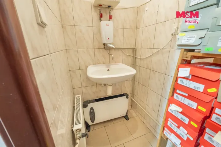 Prodej obchodního prostoru, Slaný, Palackého, 70 m2