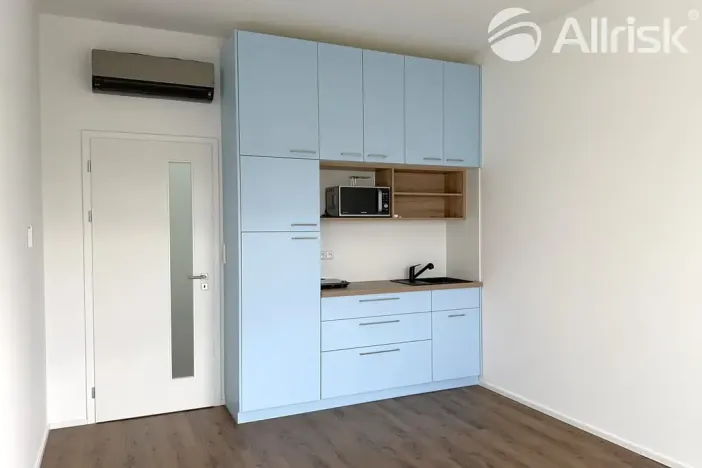 Pronájem bytu 1+kk, Brno, Komárovská, 29 m2