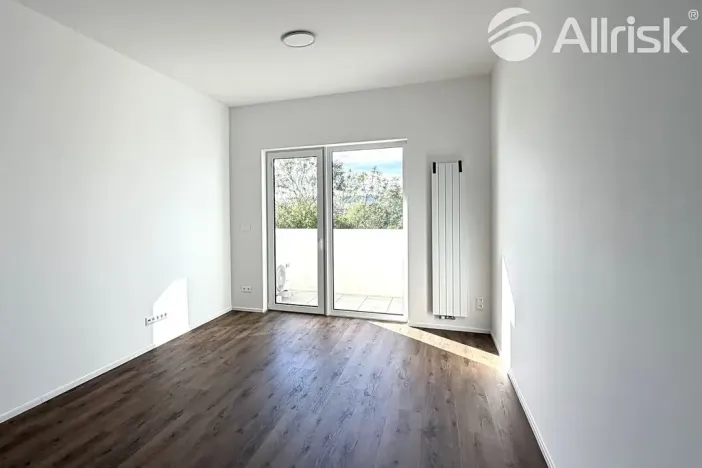 Pronájem bytu 1+kk, Brno, Komárovská, 29 m2