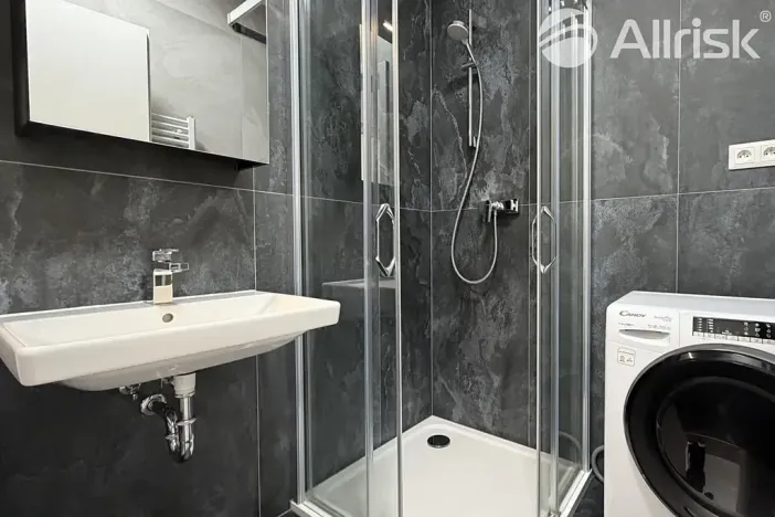 Pronájem bytu 1+kk, Brno, Komárovská, 29 m2