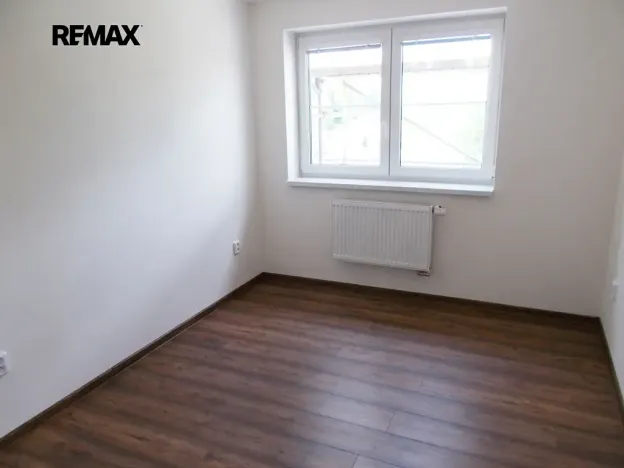 Pronájem bytu 1+kk, Rousínov, 31 m2