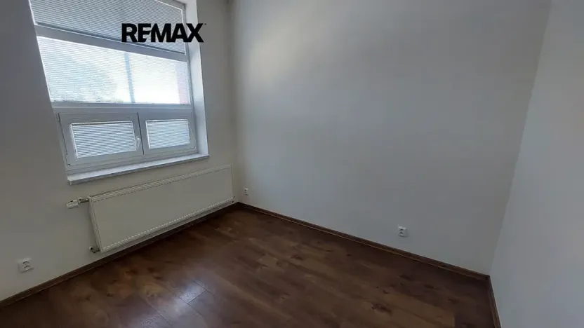 Pronájem bytu 1+kk, Rousínov, 31 m2