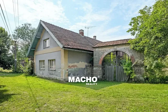 Prodej pole, 335 m², Veliš