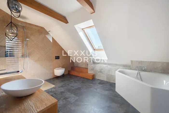 Prodej rodinného domu, Zvole, Hlavní, 378 m2