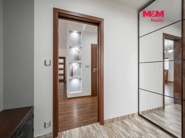 Prodej rodinného domu, Neustupov, 450 m2
