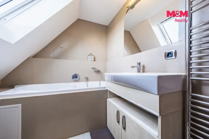 Prodej rodinného domu, Psáry - Dolní Jirčany, U Studny, 275 m2