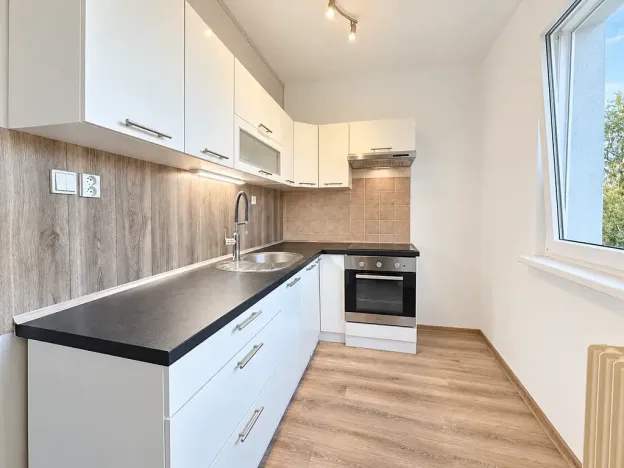 Pronájem bytu 3+1, 67 m², Brigádníků, Karlovy Vary