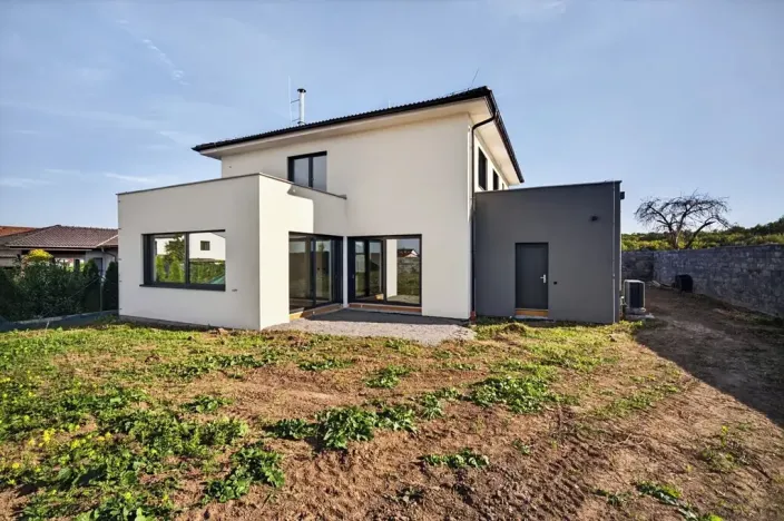 Prodej rodinného domu, Kounice, 233 m2