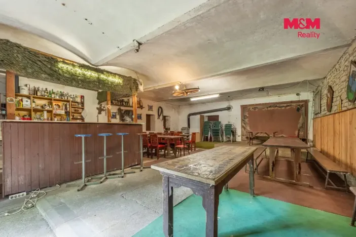 Prodej obchodního prostoru, Buštěhrad, Náměstí, 226 m2
