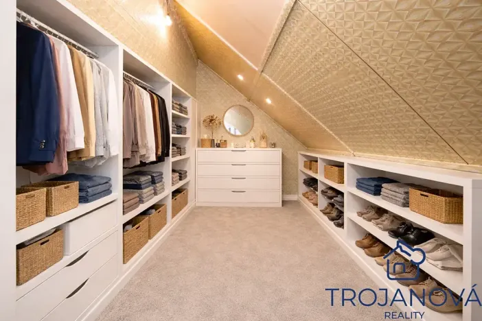 Prodej rodinného domu, Benešov, Nezvalova, 250 m2