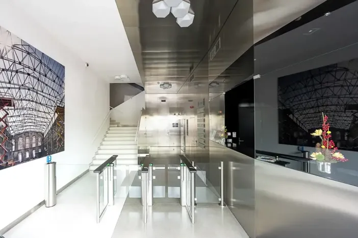 Pronájem kanceláře, Praha - Karlín, Pobřežní, 458 m2