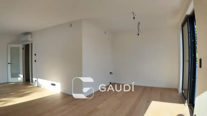Prodej bytu 4+kk, Praha, Mezitraťová, 105 m2