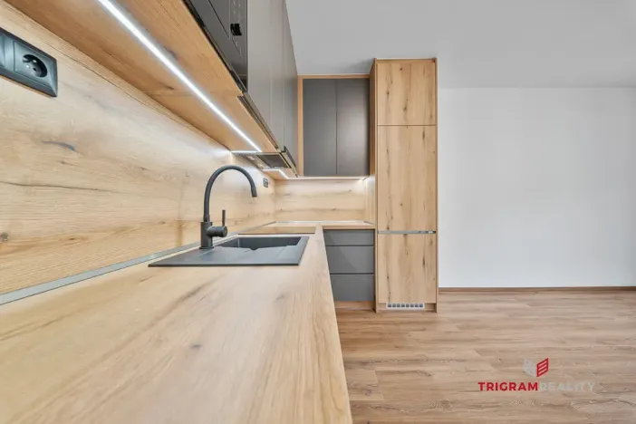 Pronájem bytu 2+kk, Hradec Králové - Třebeš, Pod Zámečkem, 60 m2