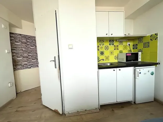 Pronájem bytu 1+kk, Praha - Radotín, Vrážská, 18 m2