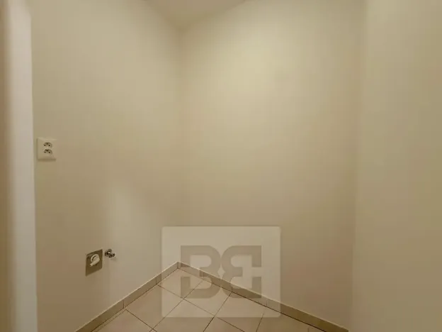 Pronájem bytu 2+kk, Praha - Holešovice, Varhulíkové, 63 m2