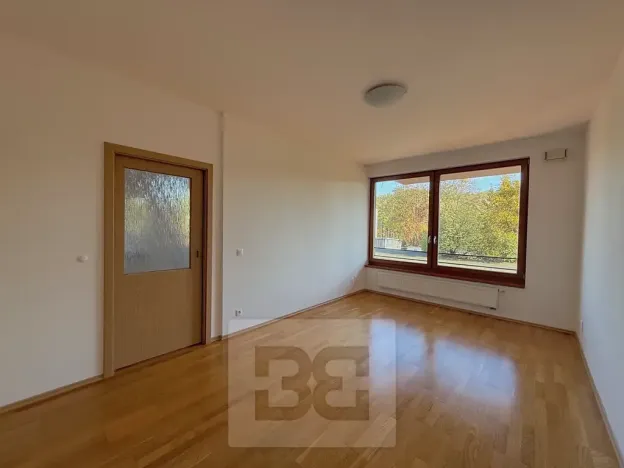 Pronájem bytu 2+kk, Praha - Holešovice, Varhulíkové, 63 m2