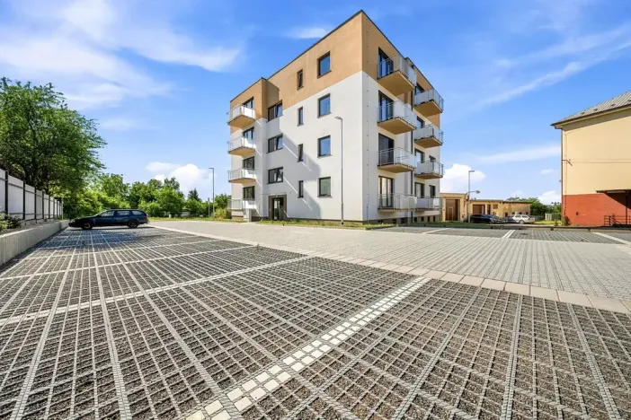 Pronájem bytu 2+kk, Holice, Pod Parkem, 46 m2