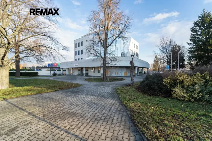Pronájem obchodního prostoru, Kolín, Sladkovského, 540 m2