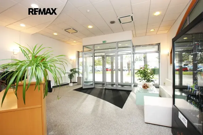 Pronájem obchodního prostoru, Kolín, Sladkovského, 540 m2