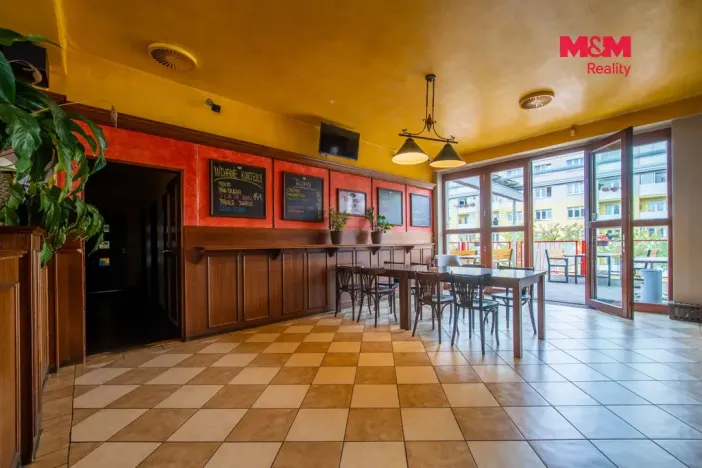 Pronájem restaurace, Most, Obránců míru, 400 m2