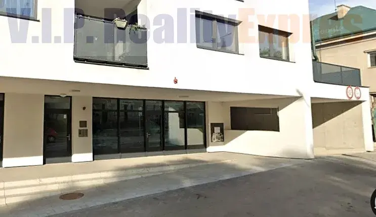 Prodej komerčního prostoru, 173 m², Spojovací, Praha 9