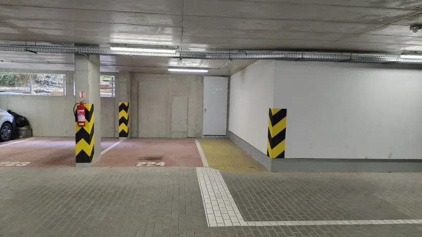 Pronájem ostatní, Praha - Střížkov, Makedonská