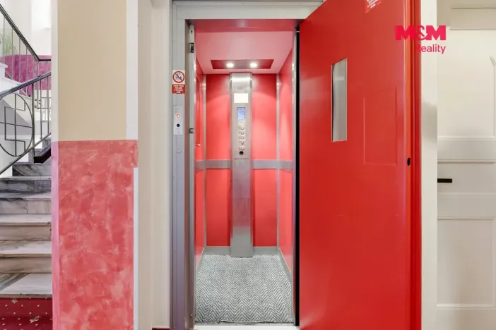Prodej ubytování, Mladá Boleslav - Mladá Boleslav II, Českobratrské náměstí, 961 m2