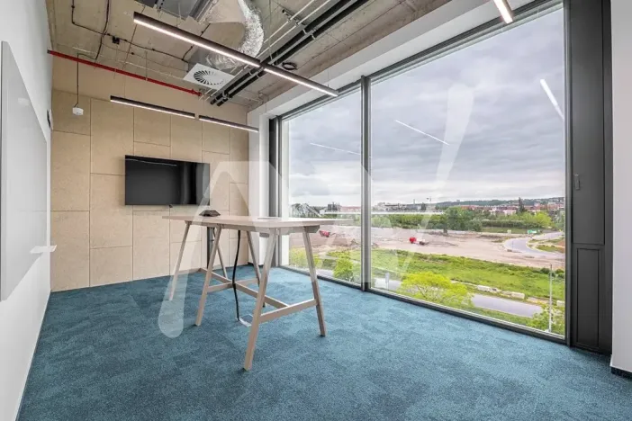 Pronájem kanceláře, Praha - Karlín, Rohanské nábřeží, 769 m2