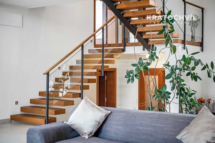 Prodej rodinného domu, Praha - Velká Chuchle, U bažantnice, 674 m2