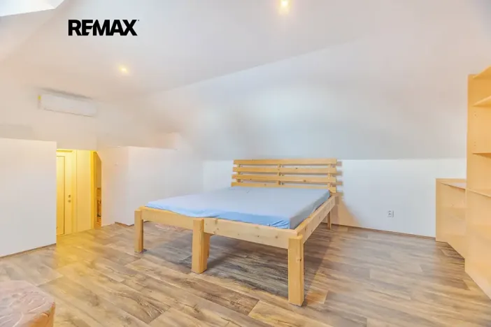 Prodej vícegeneračního domu, Velvary, 212 m2