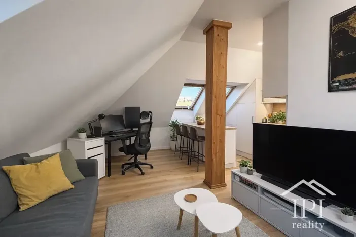 Pronájem bytu 2+kk, Praha - Holešovice, Komunardů, 53 m2