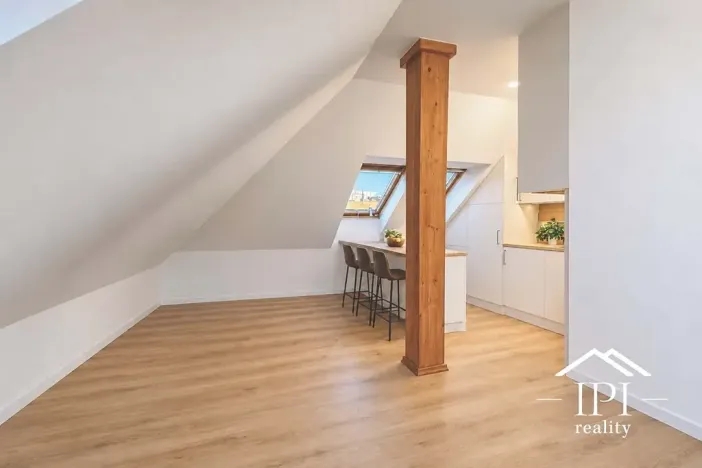 Pronájem bytu 2+kk, Praha - Holešovice, Komunardů, 53 m2