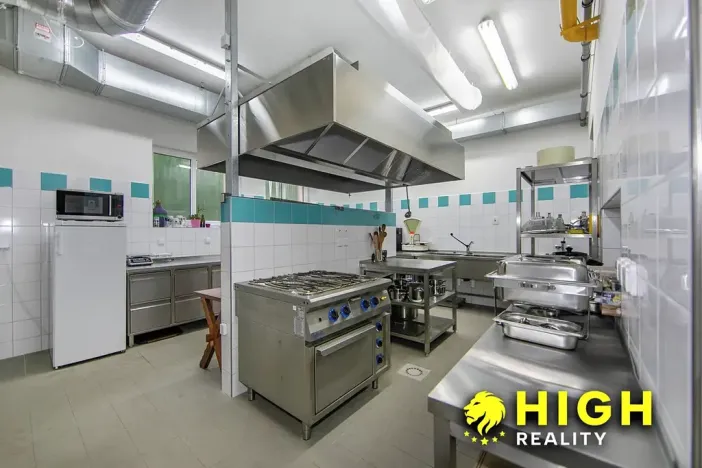 Prodej ubytování, Dobřany, Lipová, 820 m2