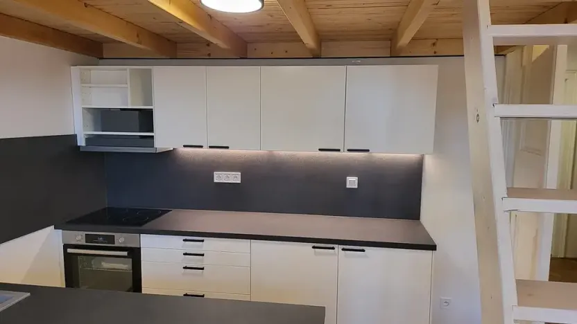 Prodej činžovního domu, Batelov, náměstí Míru, 2200 m2