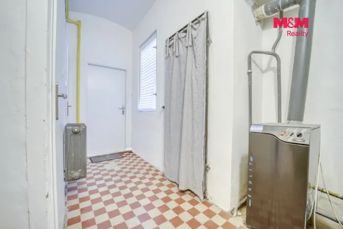 Pronájem obchodního prostoru, Plzeň - Vnitřní Město, Veleslavínova, 95 m2