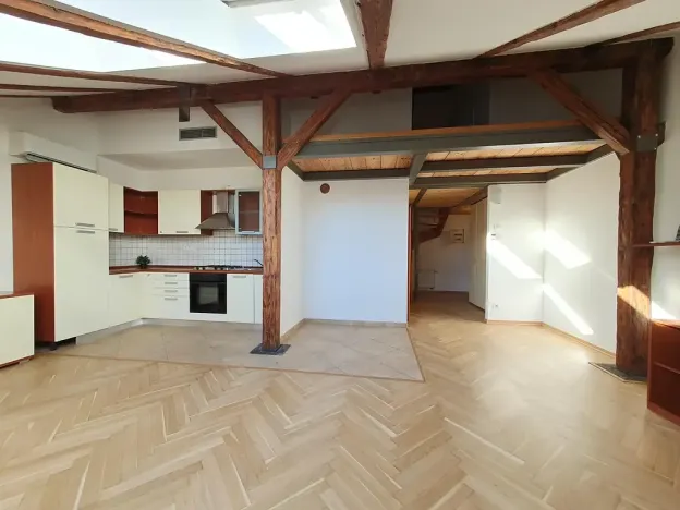 Prodej bytu 2+kk, Praha - Smíchov, Plzeňská, 83 m2