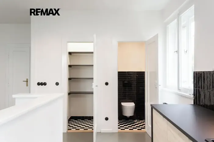Pronájem bytu 2+kk, Praha - Střešovice, Střešovická, 65 m2