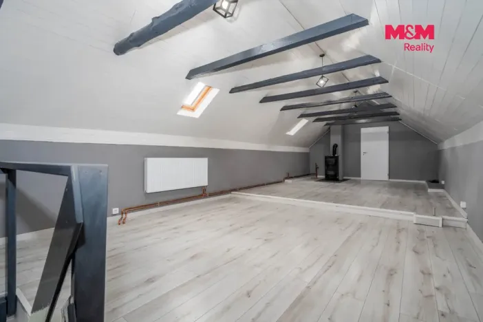 Prodej rodinného domu, Lužná, Masarykovo nám., 165 m2