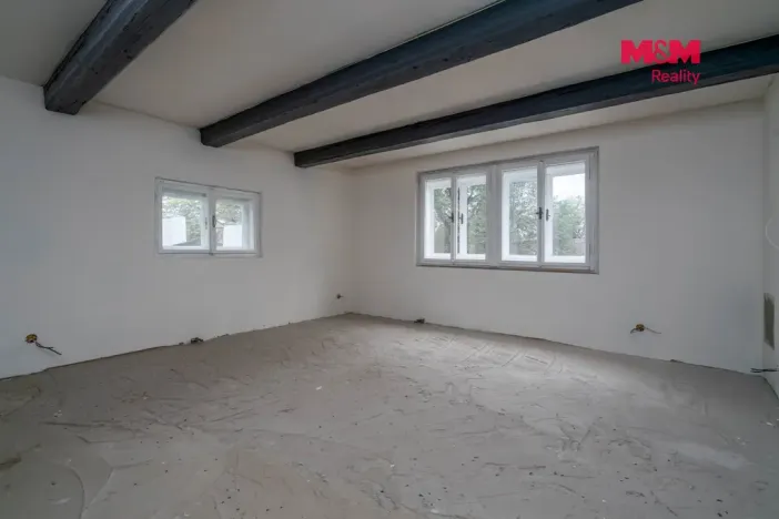 Prodej rodinného domu, Lužná, Masarykovo nám., 165 m2