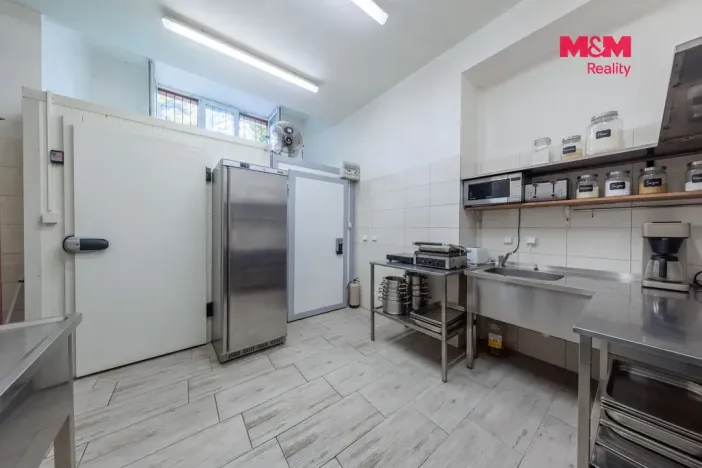 Pronájem obchodního prostoru, Plzeň - Východní Předměstí, Koterovská, 128 m2