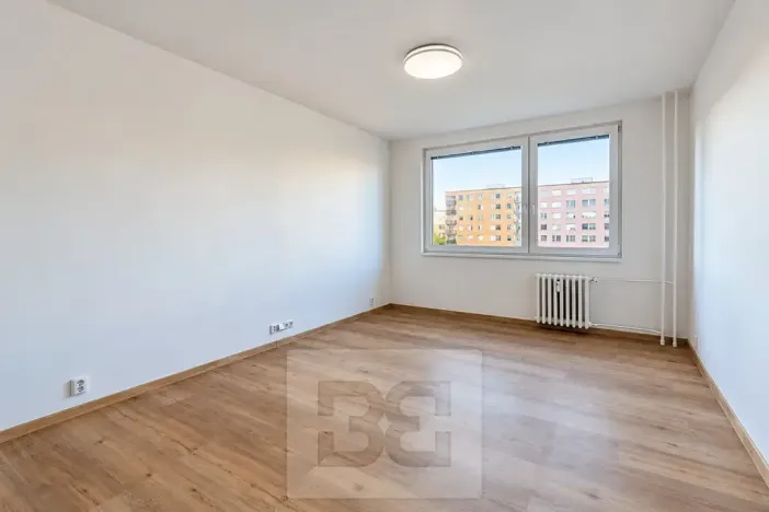 Pronájem bytu 1+kk, Praha - Hlubočepy, Pivcova, 29 m2