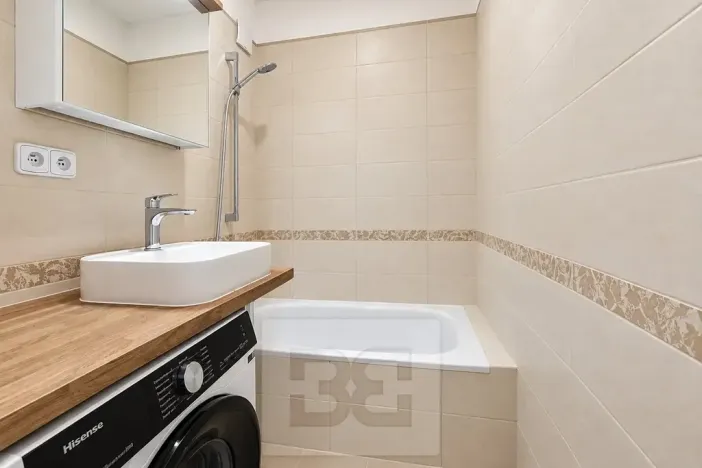 Pronájem bytu 1+kk, Praha - Hlubočepy, Pivcova, 29 m2