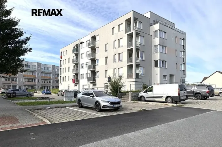 Pronájem bytu 4+kk, Velký Osek, U hřiště, 84 m2