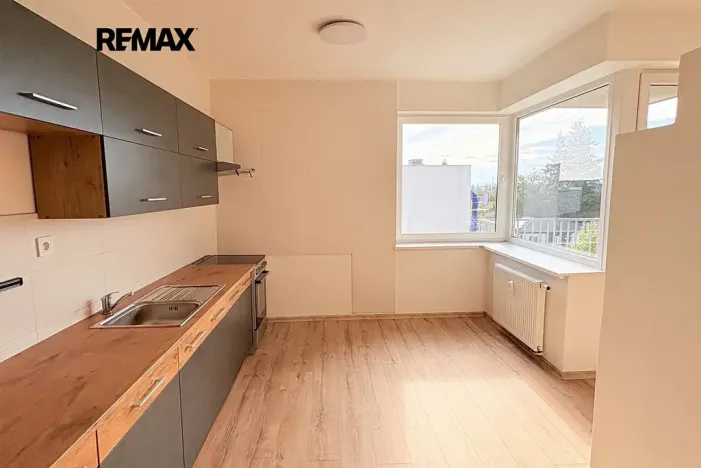 Pronájem bytu 4+kk, Velký Osek, U hřiště, 84 m2