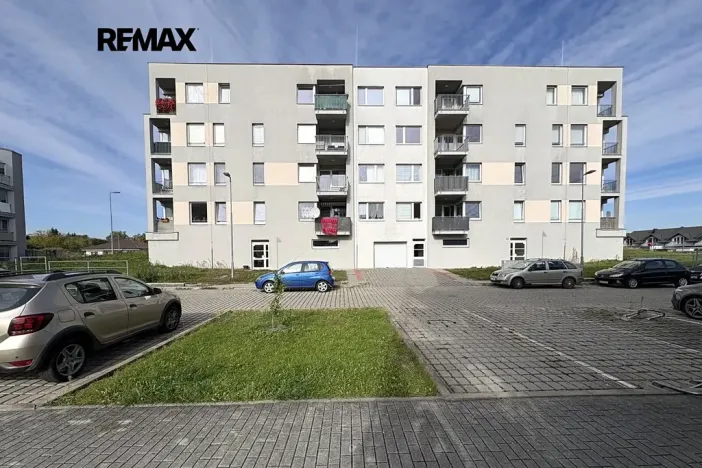 Pronájem bytu 4+kk, Velký Osek, U hřiště, 84 m2